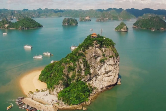 Why Spring is the Best Time for a Halong Bay Cruise Tour