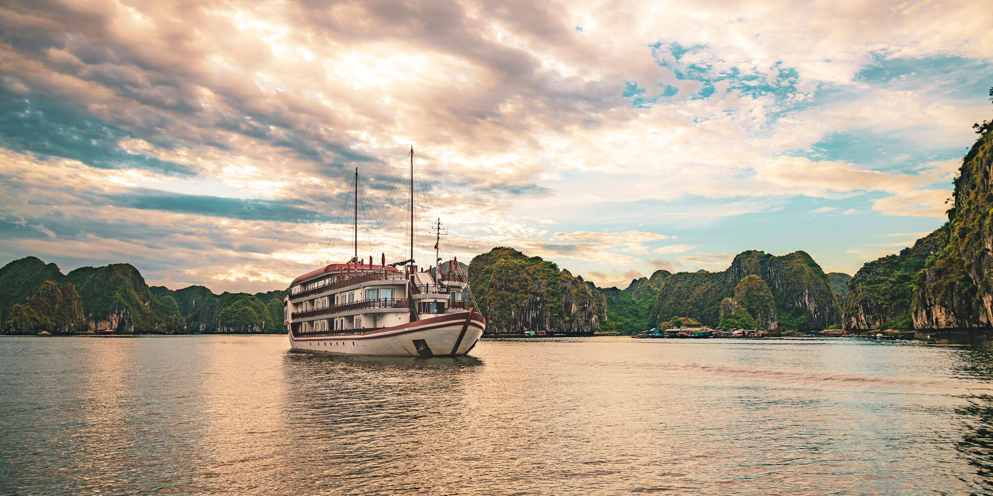 A Dreamy Romantic Cruise for Lovers in Halong Bay