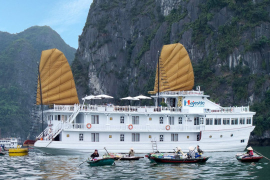 Indulge in Halong Bay Cruise Cuisine on Your Next Adventure