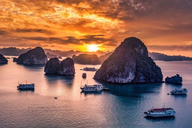 A Wonderful Night and a Radiant Sunrise on a Ha Long Bay Cruise