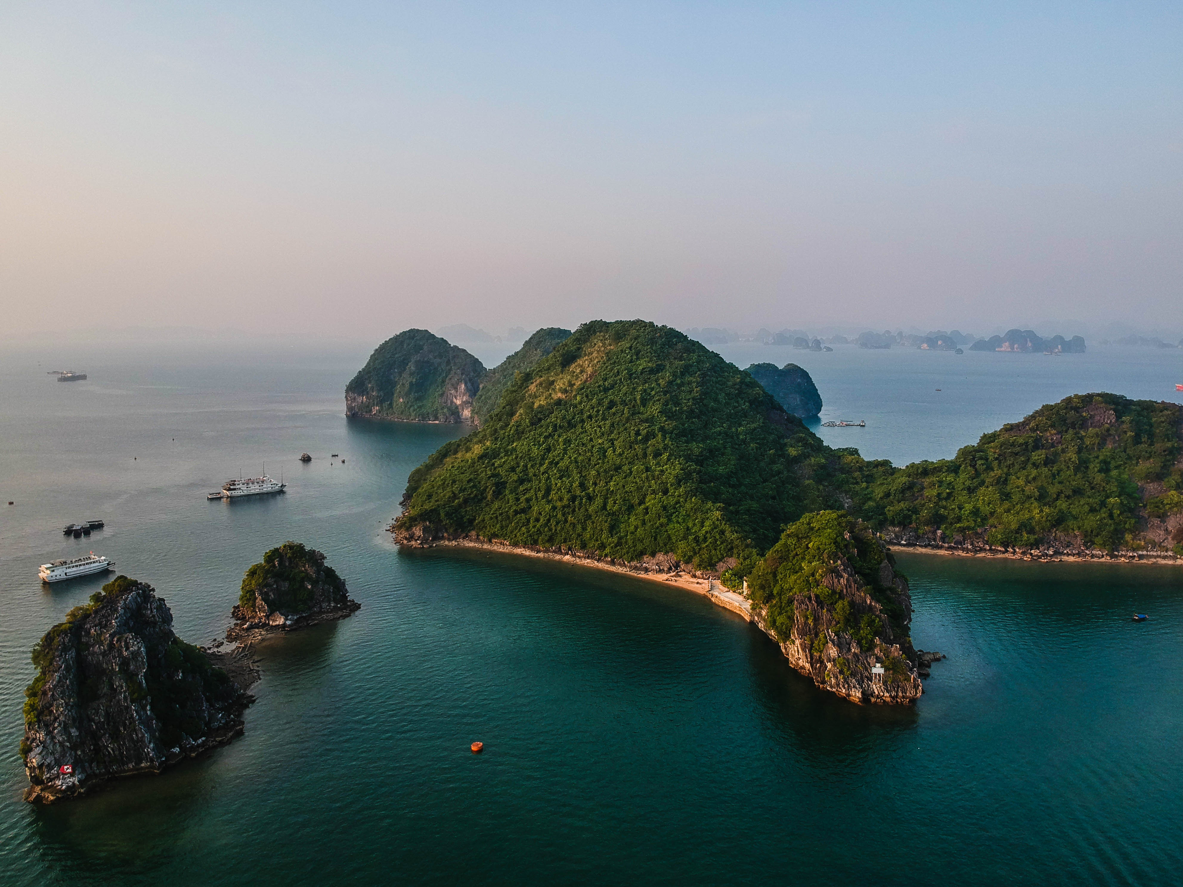 Halong Bay Tet Cruises: A Scenic Getaway for the New Year